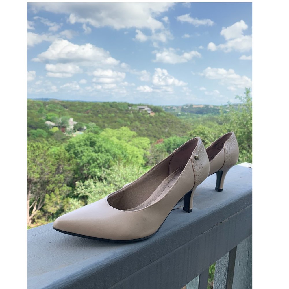 LifeStride Natural/Beige 2.5" Heels - Sz Euro 40 / US 8 1/2